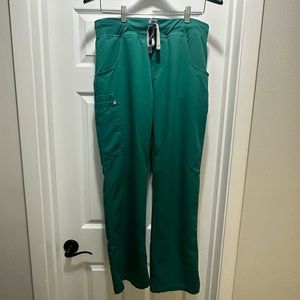 Figs Kade Cargo scrub pant